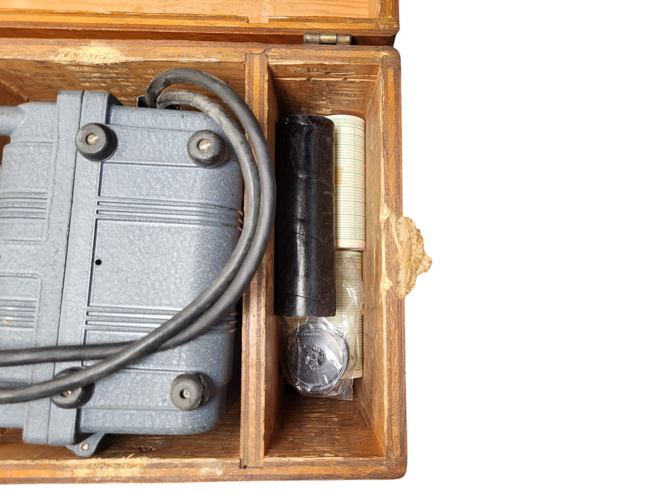 General Electric CF-1 - Portable Recording AC Ammeter with Wooden Case (READ)