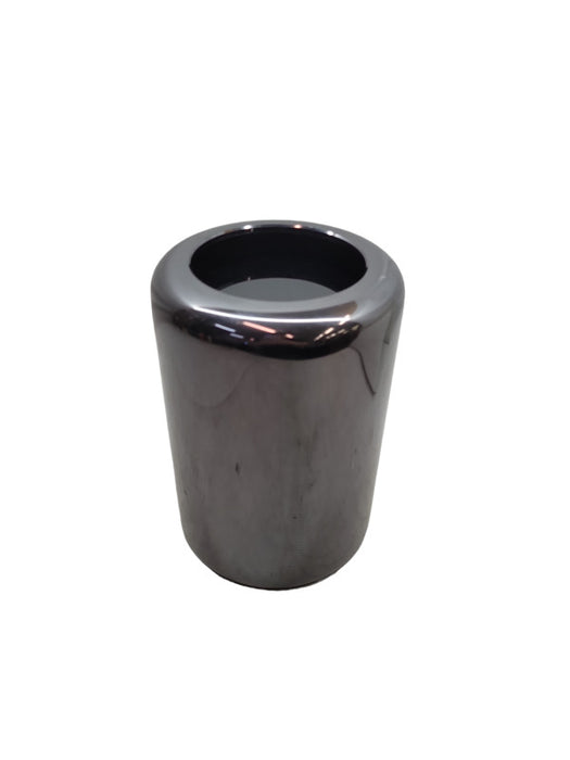Mac Pro (Late 2013) - Xeon E5-1620v2 | 32GB RAM | 1TB SSD| 2xAMD FirePro D300 Q%