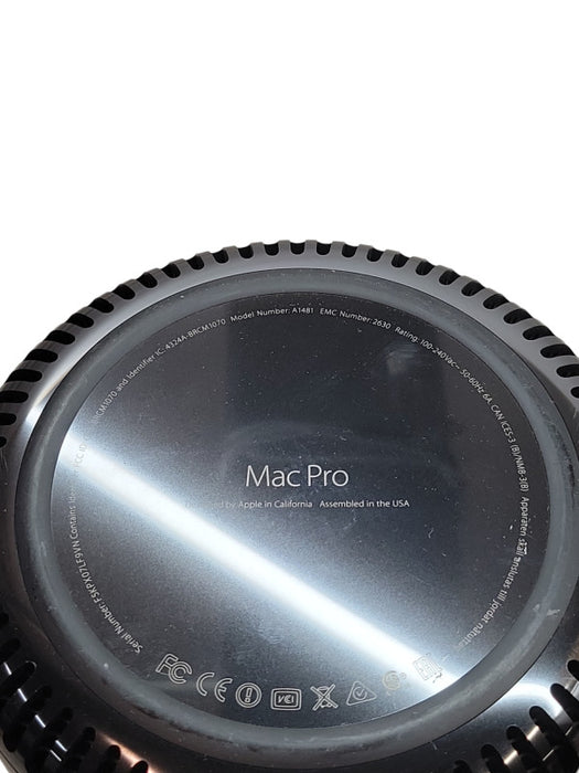 Mac Pro (Late 2013) - Xeon E5-1620v2 | 32GB RAM | 1TB SSD| 2xAMD FirePro D300 Q%