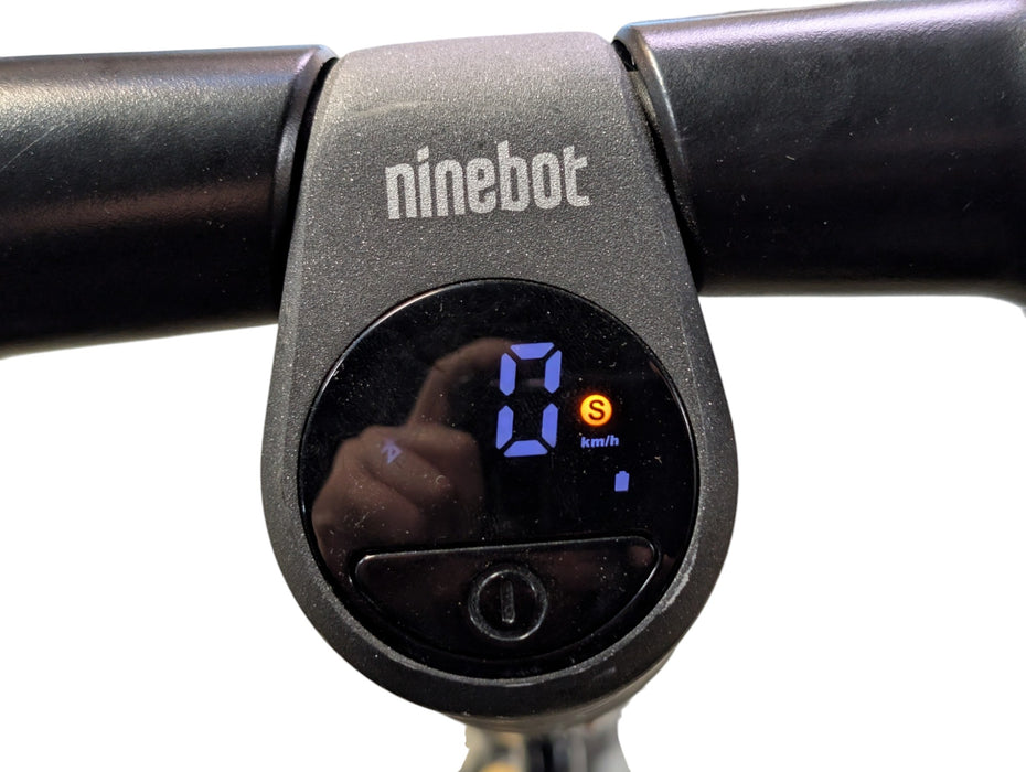 Ninebot KickScooter ES2 Electric Kick Scooter PLEASE READ (READ)