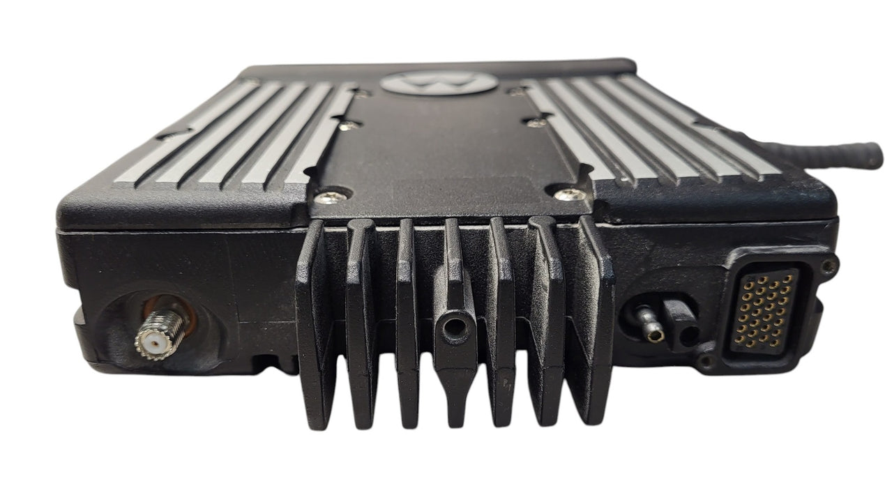 Motorola XTL 5000 L20URS9PW1AN Digital Mobile Radio Transceiver Unit