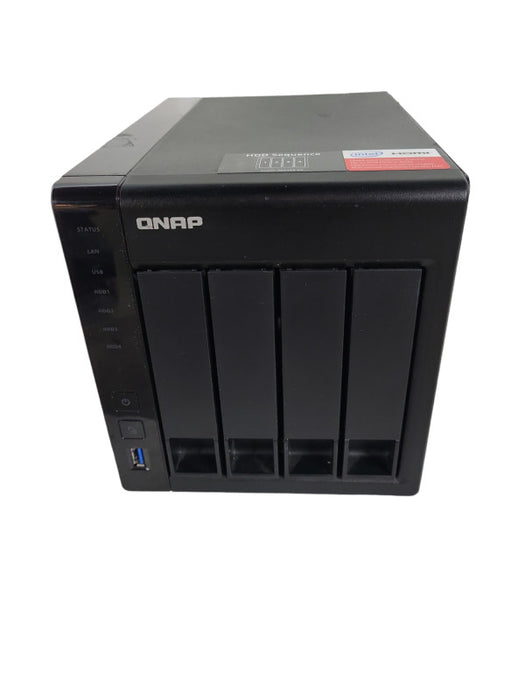 QNAP TS-451+, 4 Bays NAS Enclosure 4GB Ram 4x 1TB HDD !