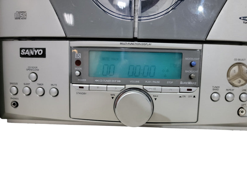 Sanyo Compact Disk Digital Audio DC-C200 3-CD Changer | Digital Am/Fm Tuner