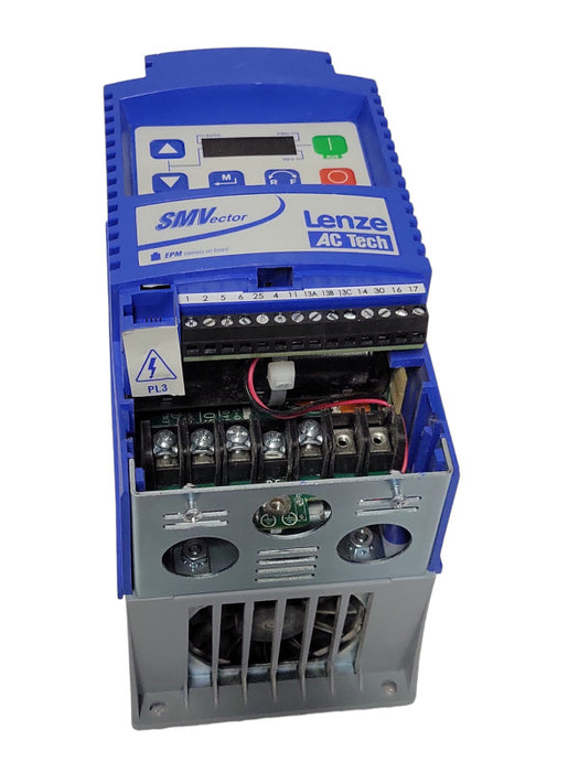 Lenze AC Tech 13630314 ESV402N06TXB, READ _