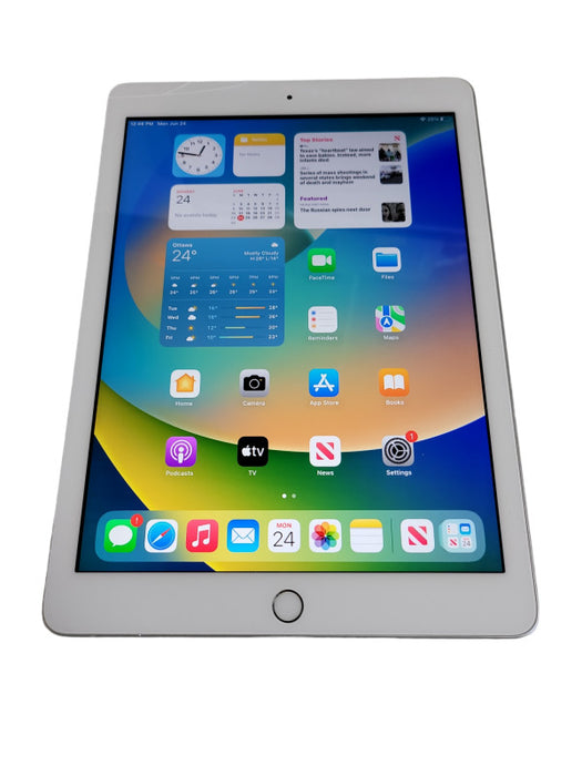 Apple iPad 5th Gen 128GB (A1822) - READ Î