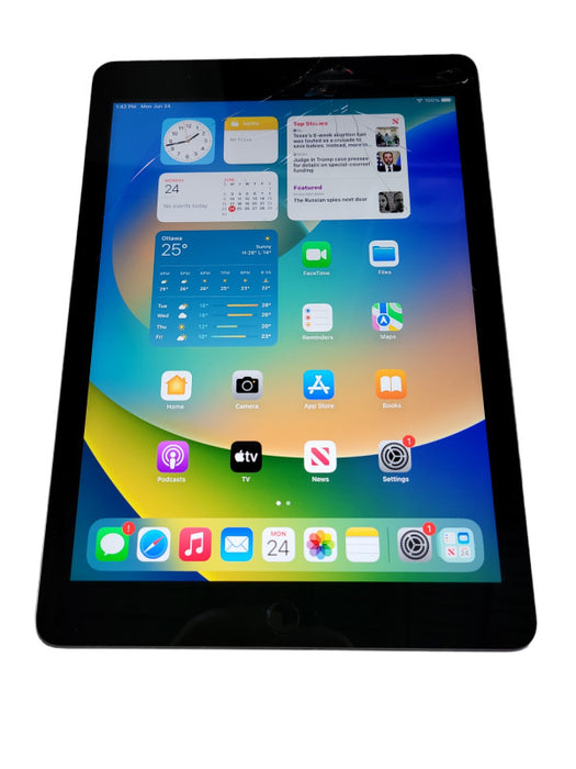 Apple iPad 5th Gen 32GB (A1822) - READ Î