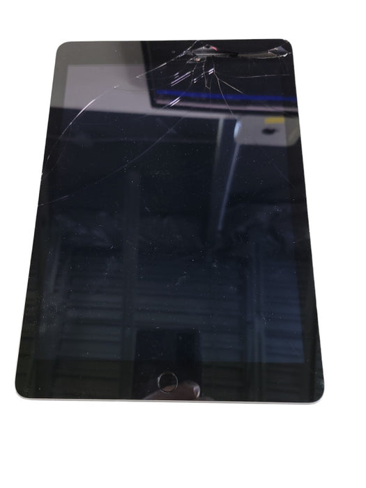 Apple iPad 5th Gen 32GB (A1822) - READ Î