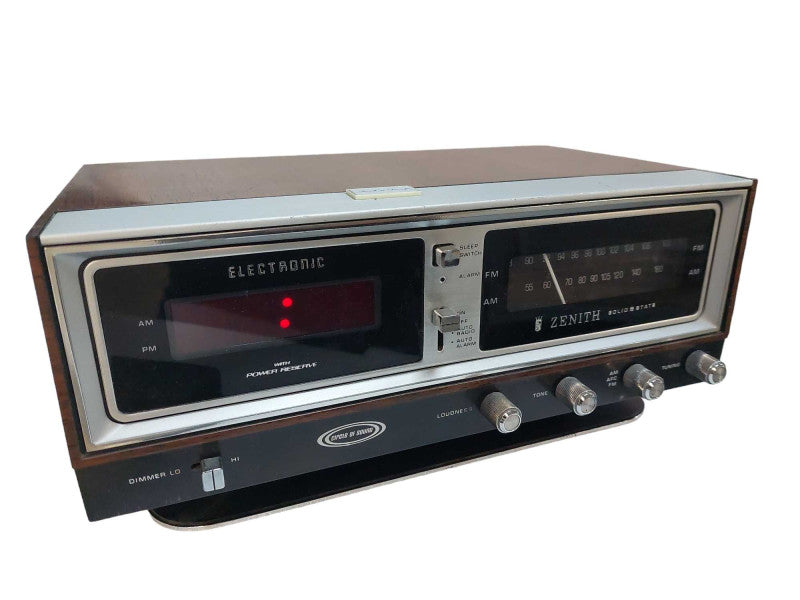 Zenith Electronic Solid State Clock Radio Model:R472 =