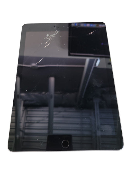 Apple iPad 6th Gen 32GB (A1893) -READ Î