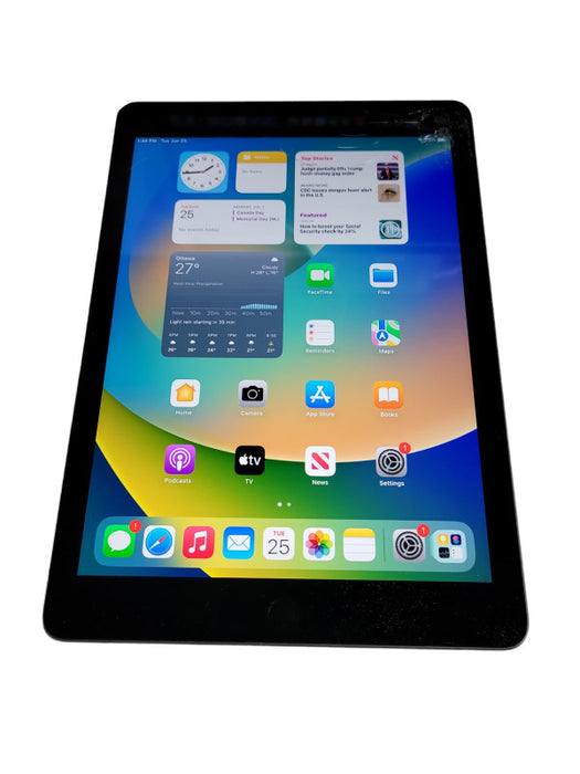 Apple iPad 5th Gen 32GB (A1822) - READ Î