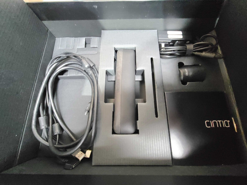 Wacom DTK-1300 Cintiq 13HD Creative Pen Display Tablet w/ Box