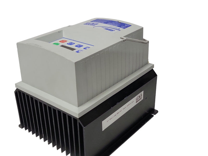 Lenze ESV222N02YXC Ac Vfd Drive 240v-ac 0-500hz 0-230v-ac 3hp, READ _