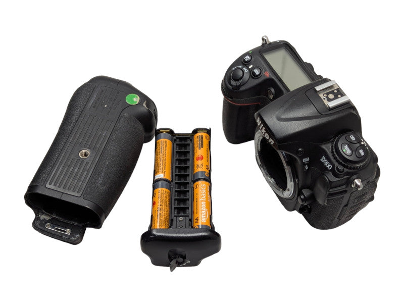 Nikon D300 Digital SLR Camera Please READ  -