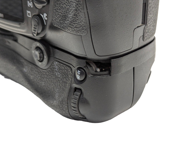 Nikon D300 Digital SLR Camera Please READ  -