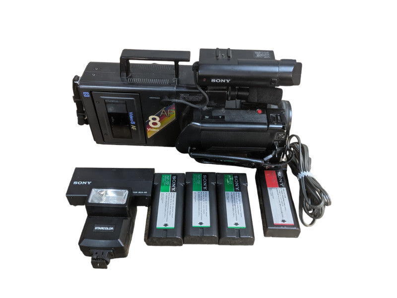 SONY CCD-V8AF Video8 8mm Video Player Camera Camcorder with Accessories