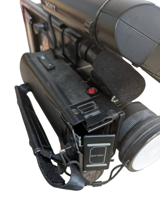 SONY CCD-V8AF Video8 8mm Video Player Camera Camcorder with Accessories