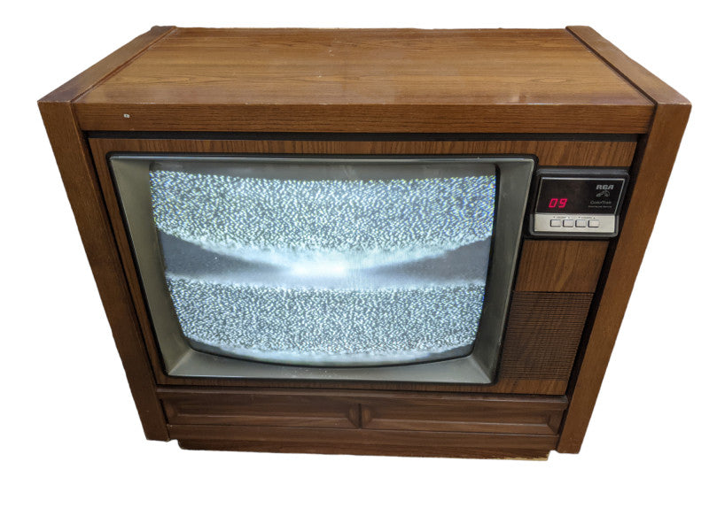 Vintage RCA CRT Cabinet Unit Television w/ Built in Speakers | GGR682