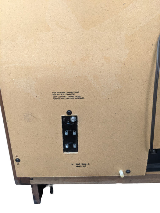 Vintage RCA CRT Cabinet Unit Television w/ Built in Speakers | GGR682