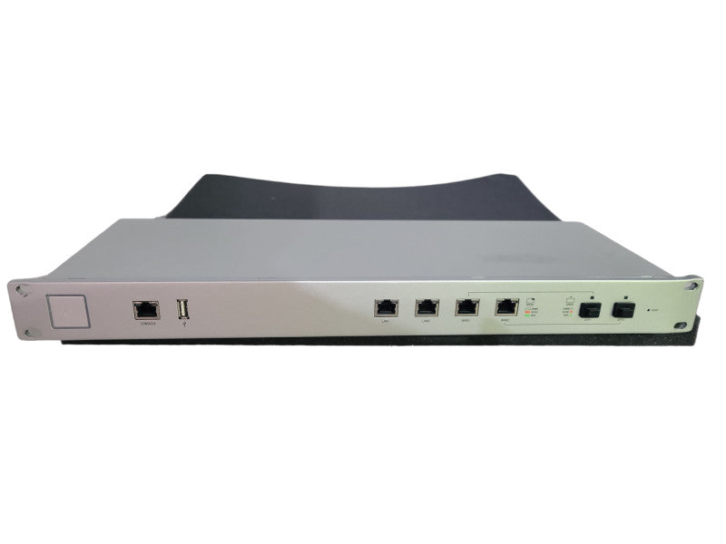 Ubiquiti USG-PRO-4 UniFi Security Gateway Pro with 4xRJ45 2xSFP !