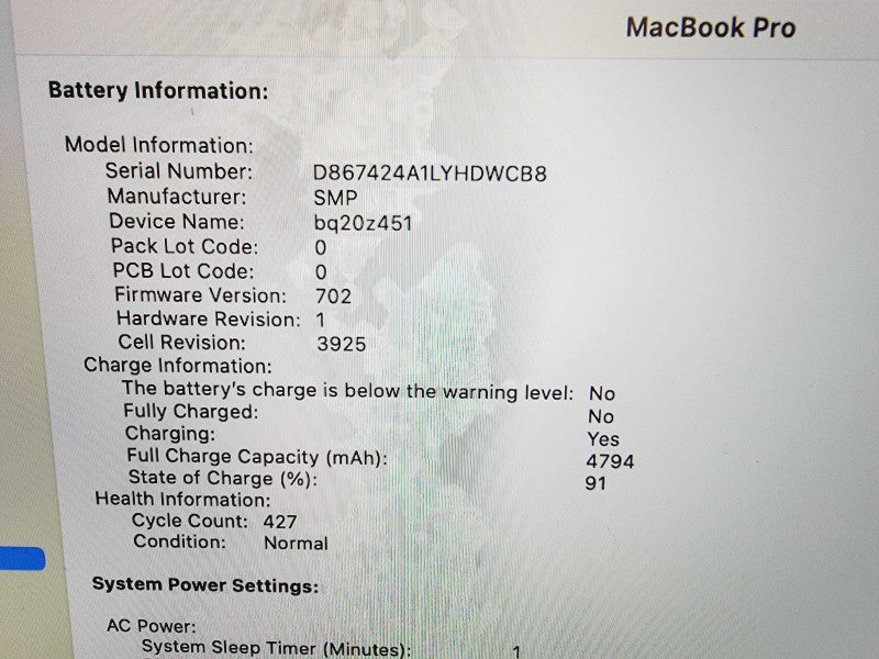 Apple Macbook Pro 2017 15\\" 4-Core i7-7700HQ @ 2.8GHz 16GB DDR3 256GB SSD Radeon Pro 555 2GB (