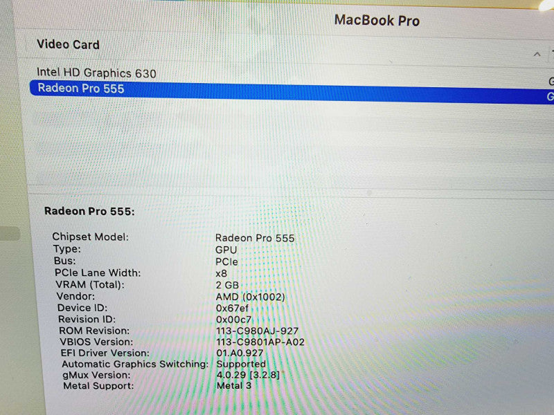 Apple Macbook Pro 2017 15\\" 4-Core i7-7700HQ @ 2.8GHz 16GB DDR3 256GB SSD Radeon Pro 555 2GB (