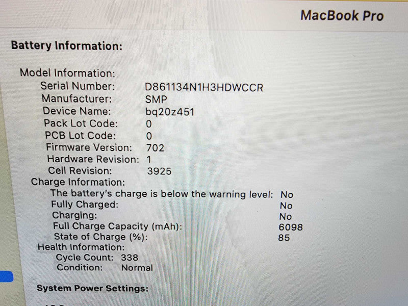 Apple Macbook Pro 2017 15\\" 4-Core i7-7700HQ @ 2.8GHz 16GB DDR3 256GB SSD Radeon Pro 555 2GB (