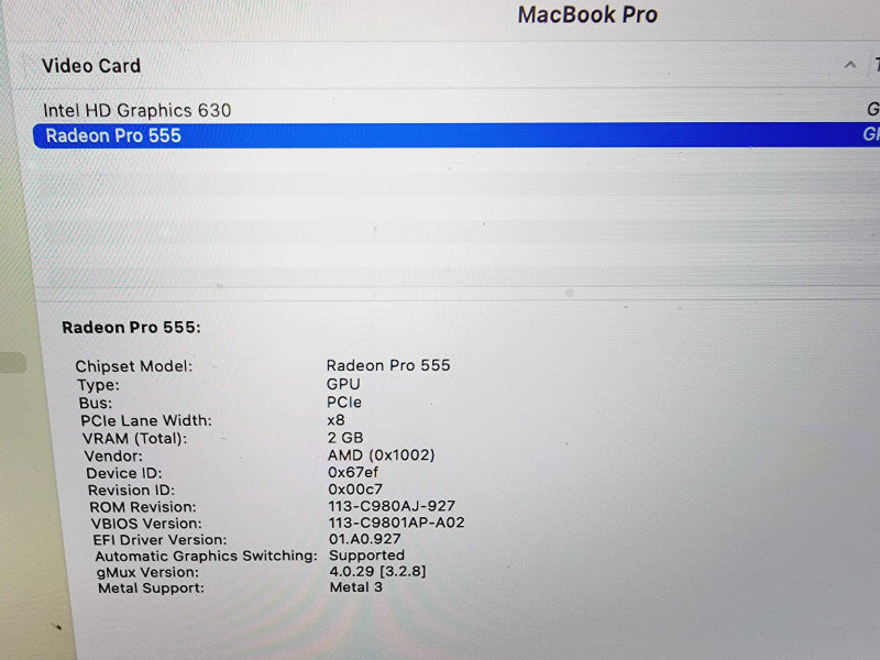 Apple Macbook Pro 2017 15\\" 4-Core i7-7700HQ @ 2.8GHz 16GB DDR3 512GB SSD Radeon Pro 555 2GB (