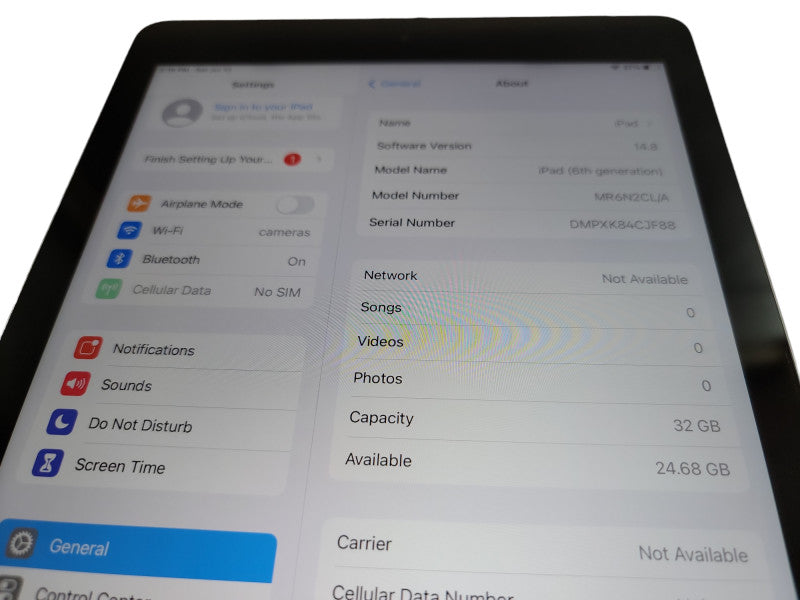 Apple iPad 6th Gen - 32GB - Gray (