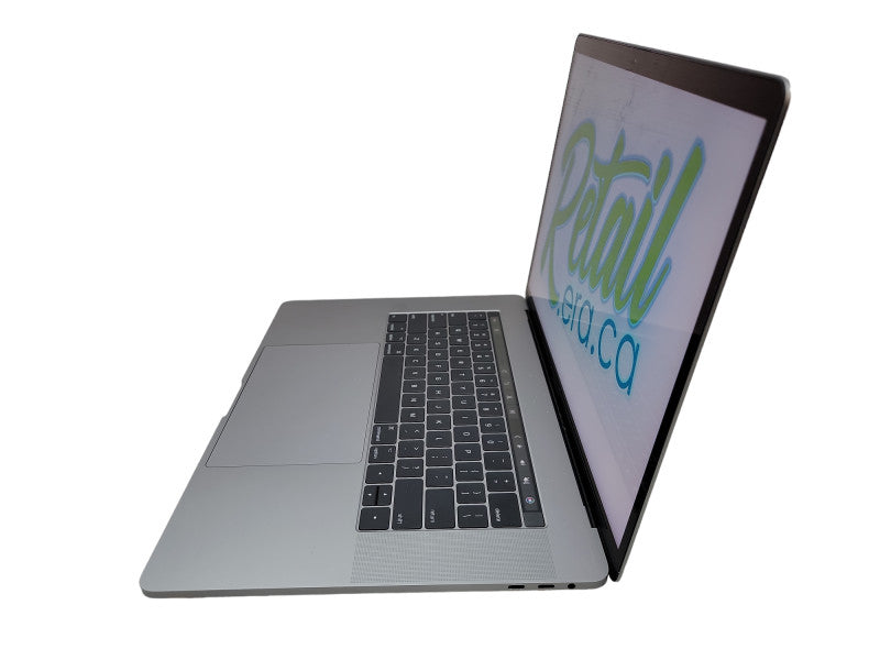 Apple Macbook Pro 2017 15\\" 4-Core i7-7700HQ @ 2.8GHz 16GB DDR3 256GB SSD Radeon Pro 555 2GB (