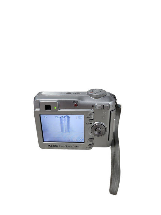 Kodak EasyShare C643 Silver 2.4\\" LCD 6.1MP 3X Optical Zoom Digital Camera
