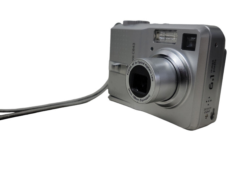 Kodak EasyShare C643 Silver 2.4\\" LCD 6.1MP 3X Optical Zoom Digital Camera