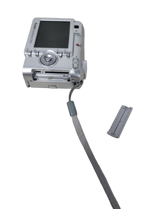 Kodak EasyShare C643 Silver 2.4\\" LCD 6.1MP 3X Optical Zoom Digital Camera