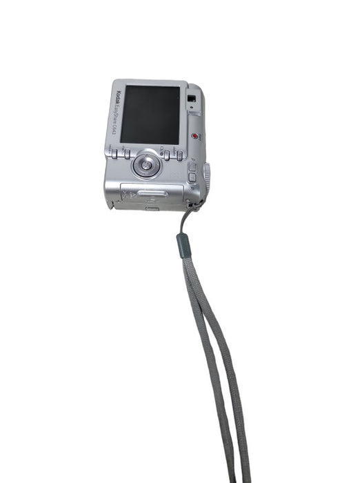 Kodak EasyShare C643 Silver 2.4\\" LCD 6.1MP 3X Optical Zoom Digital Camera