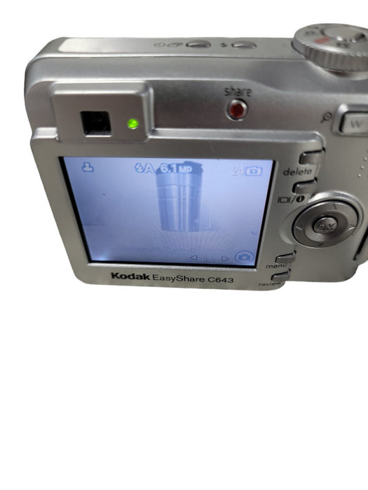 Kodak EasyShare C643 Silver 2.4\\" LCD 6.1MP 3X Optical Zoom Digital Camera