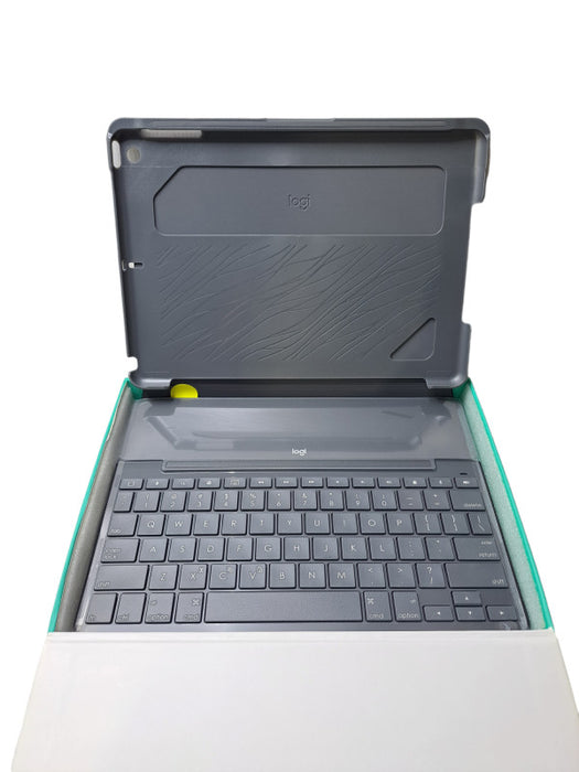New Logitech SLIM FOLIO Keyboard Case 2017/2018 Apple iPad 9.7\\" | 920-008617