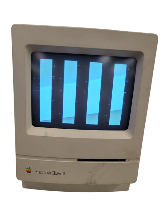 Macintosh Classic II (READ) %