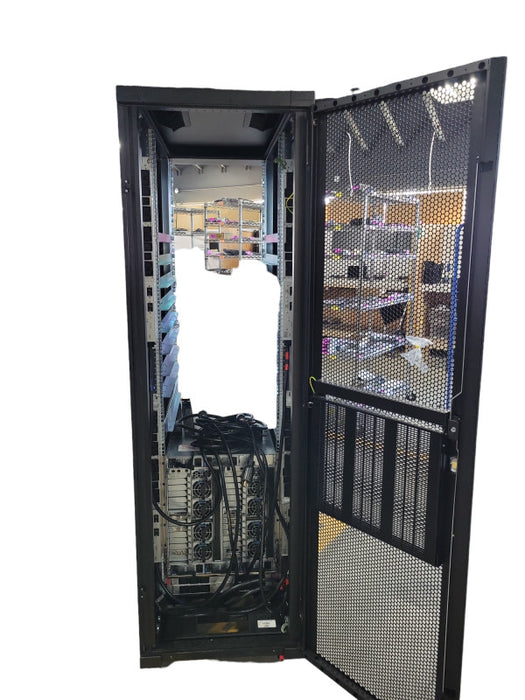 HITACHI Server rack W/ Hitachi CB 2500 Server Chassis GG-RE4A1UBX1-Y 4x Blade !