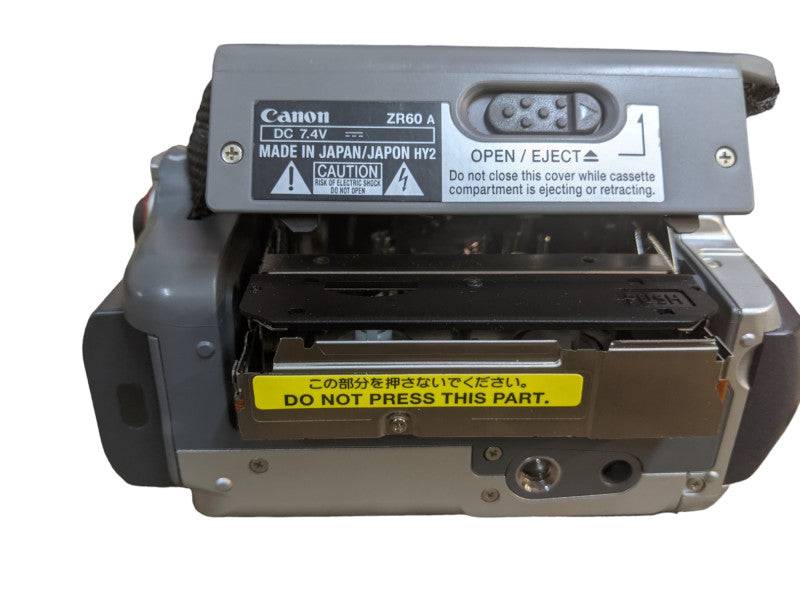 Canon ZR60 A MiniDV Digital Camcorder | w/ batteries and remote | *READ*
