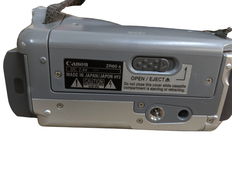 Canon ZR60 A MiniDV Digital Camcorder | w/ batteries and remote | *READ*