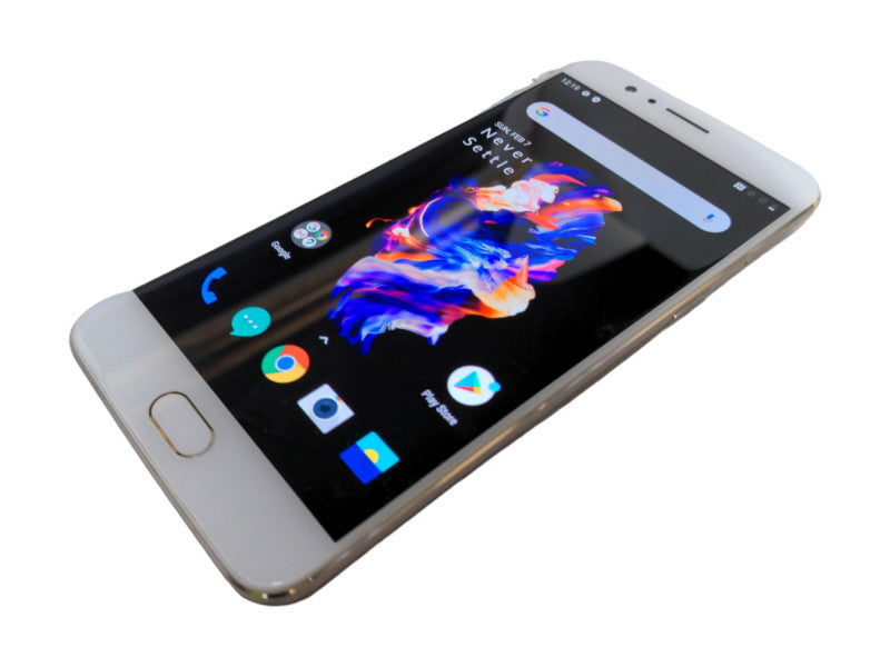 OnePlus 5 (64GB) - 6GB RAM , Snapdragon 835