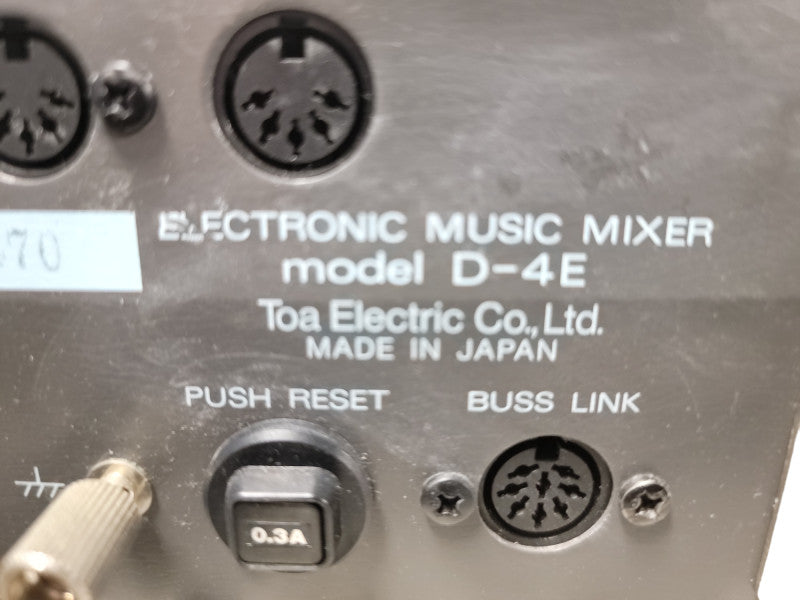 TOA D-4E Channel Electronic Music Mixer Preamplifier Equalizer Vintage
