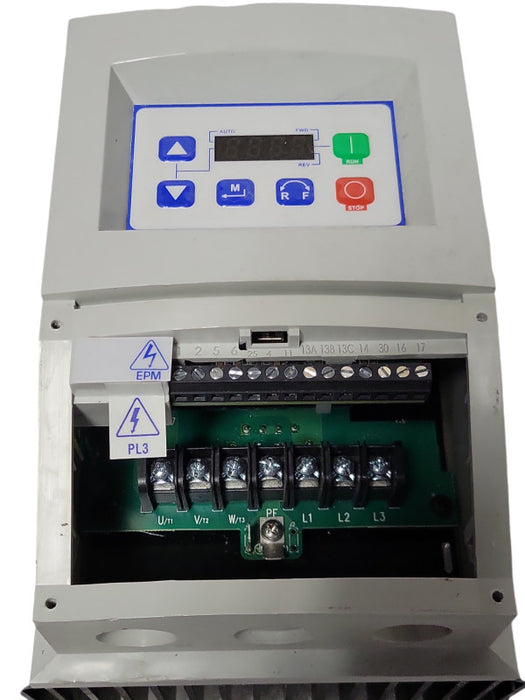 Lenze ESV222N02YXC Ac Vfd Drive 240v-ac 0-500hz 0-230v-ac 3hp, READ _