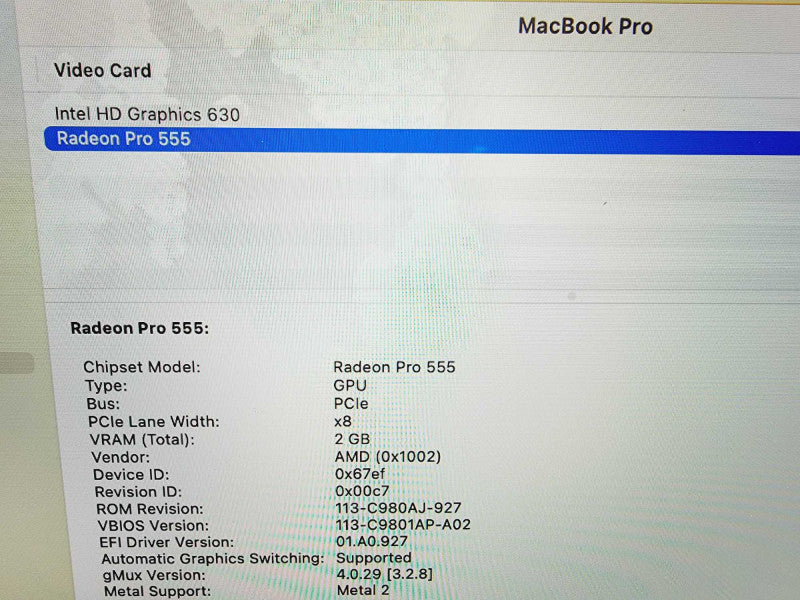 Apple Macbook Pro 2017 15" 4-Core i7-7700HQ @ 2.8GHz 16GB DDR3 250GB SSD Radeon Pro 555 2GB (