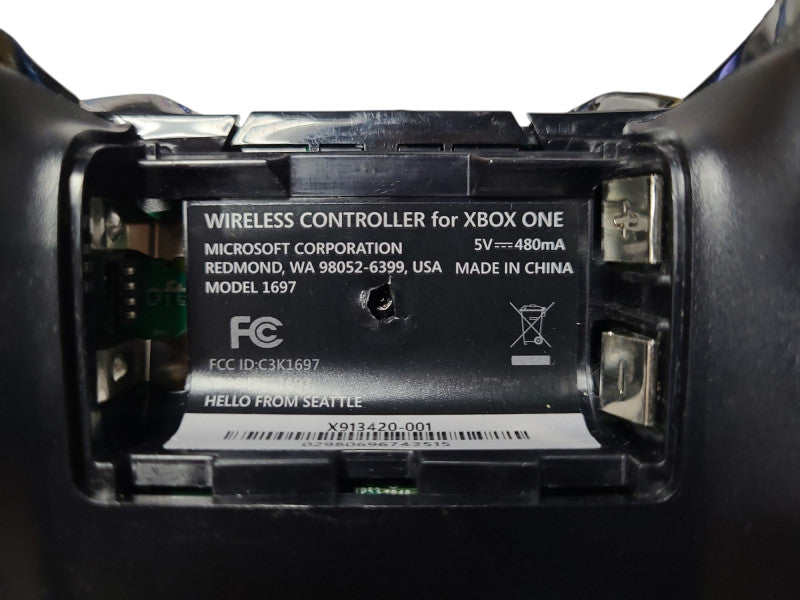 Microsoft Xbox One Wireless Controller Black 1697, READ