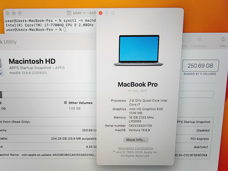 Apple Macbook Pro 2017 15" 4-Core i7-7700HQ @ 2.8GHz 16GB DDR3 256GB SSD (