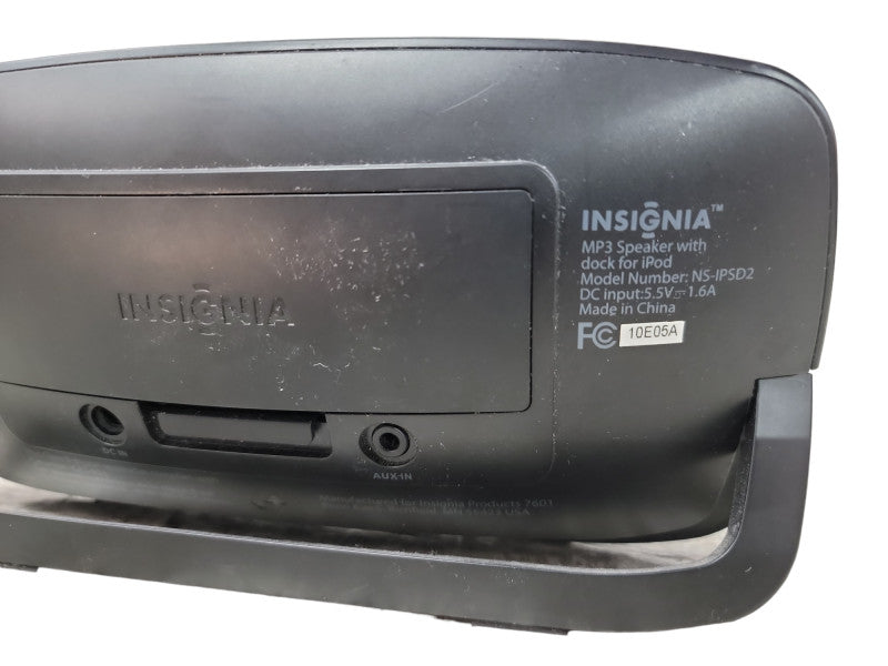 Insignia NS-IPSD2 Portable Speaker for MP3 Players W/ 24 pin to lighting Q