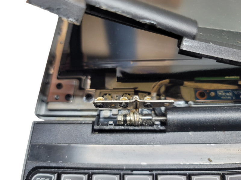 Alienware M11x R2 | i7-U640| 8GB DDR3| NO SSD FOR PARTS  β BudLap