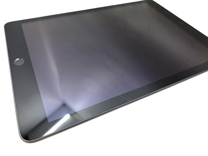 Apple iPad 5th Gen (A1822) 32GB Wi-Fi *READ*
