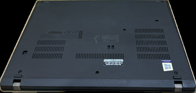 Lenovo ThinkPad P43s i7-8565U QUADRO P520 2GB 16GB 512SSD No Power Adapter!  Lap200