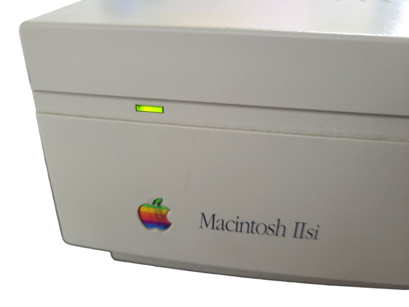 Vintage Apple Macintosh IIsi M0360 - Powers On NO HDD !